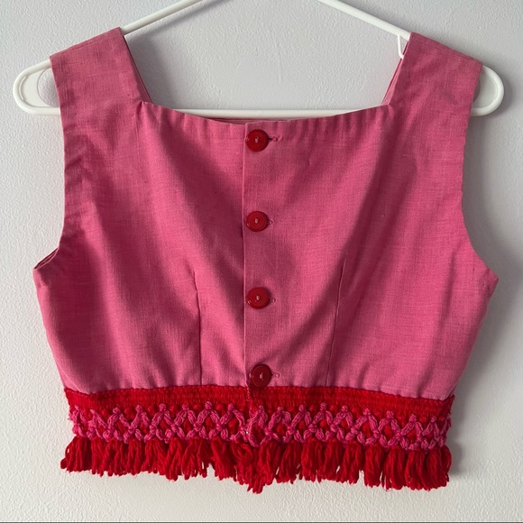 🪴 Pink Red Boho Fringe Textured Cropped Tank Top - Picture 2 of 9